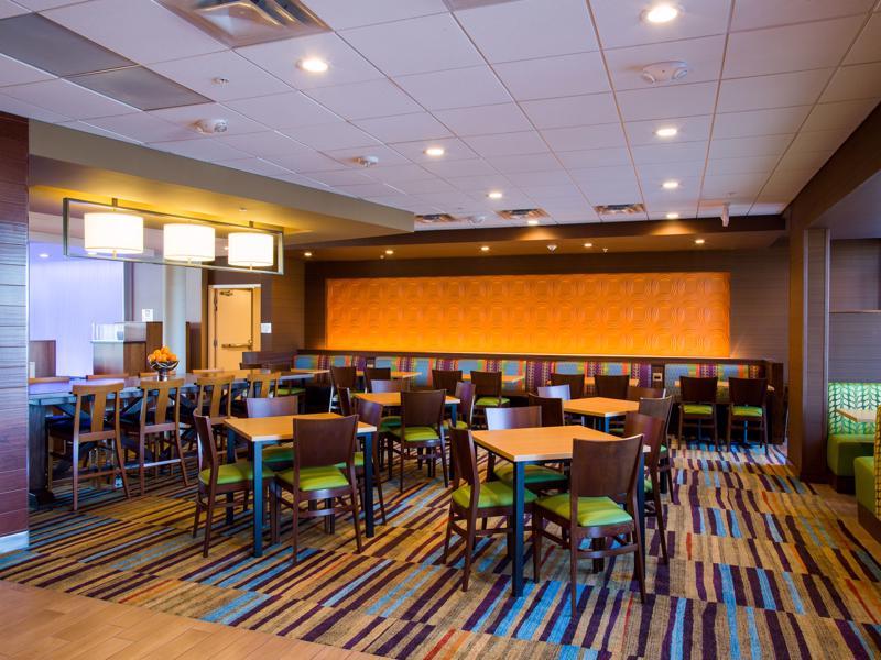 Fairfield Inn & Suites By Marriott Lincoln Southeast Exteriér fotografie