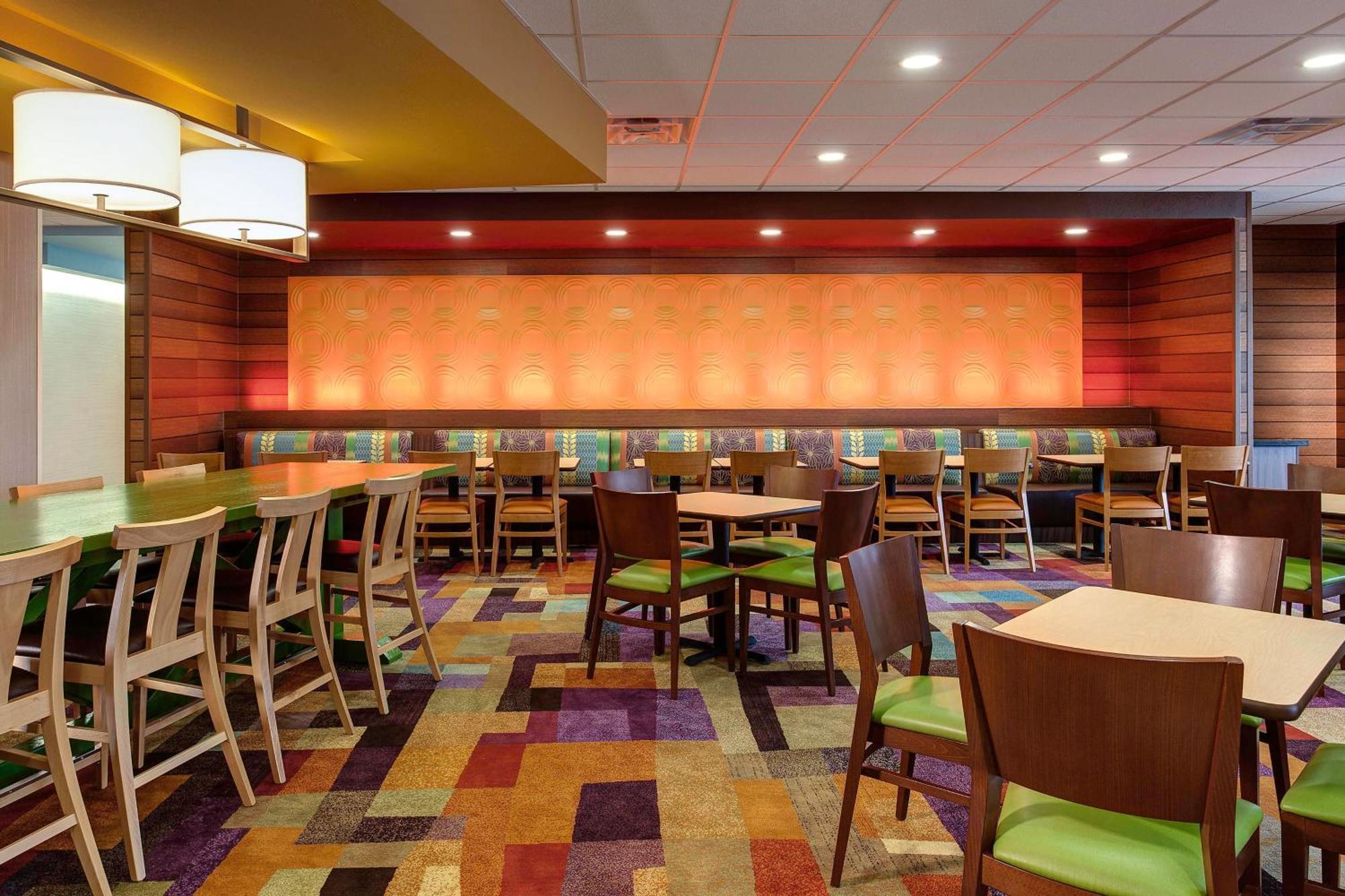 Fairfield Inn & Suites By Marriott Lincoln Southeast Exteriér fotografie
