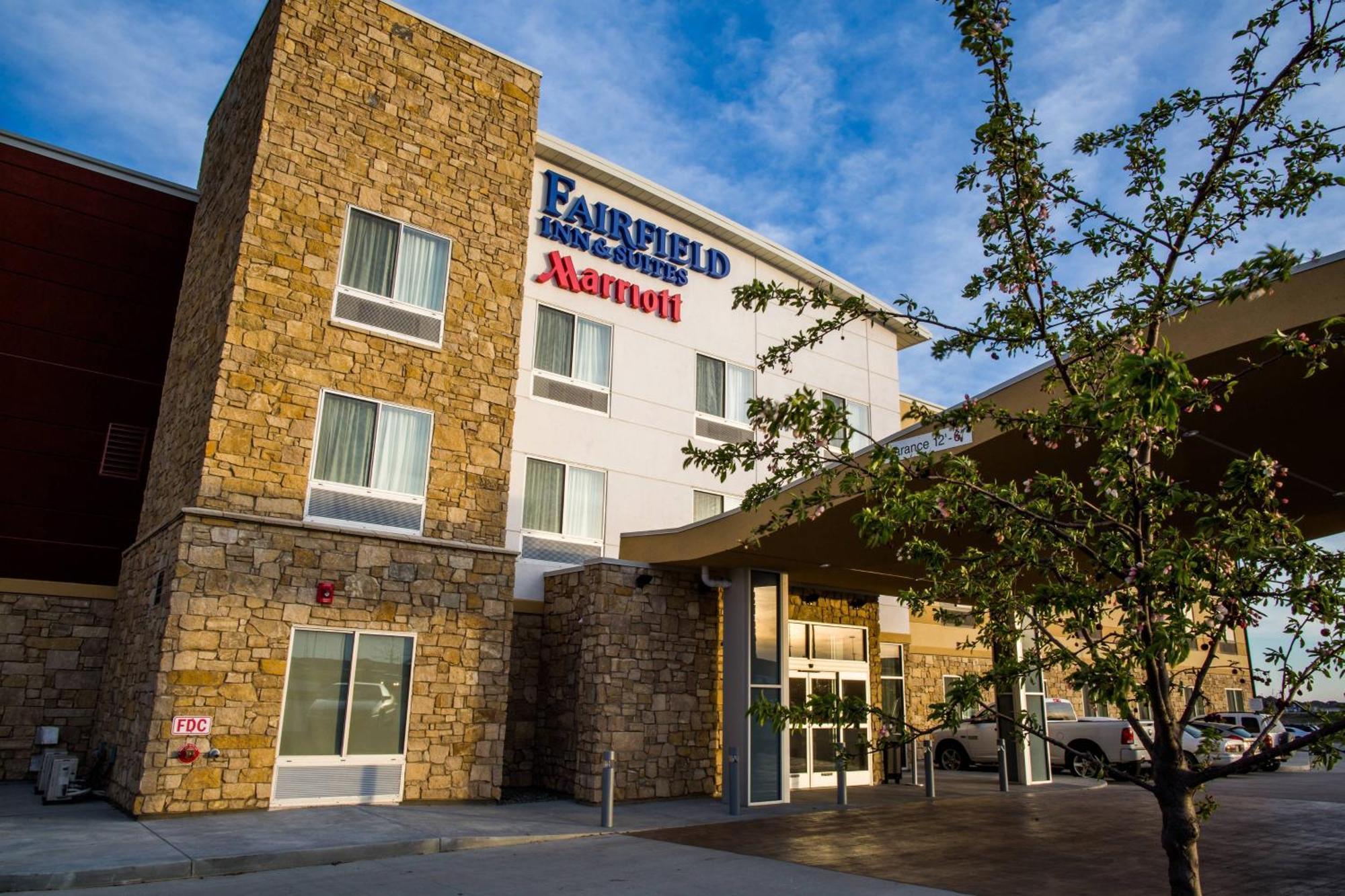 Fairfield Inn & Suites By Marriott Lincoln Southeast Exteriér fotografie