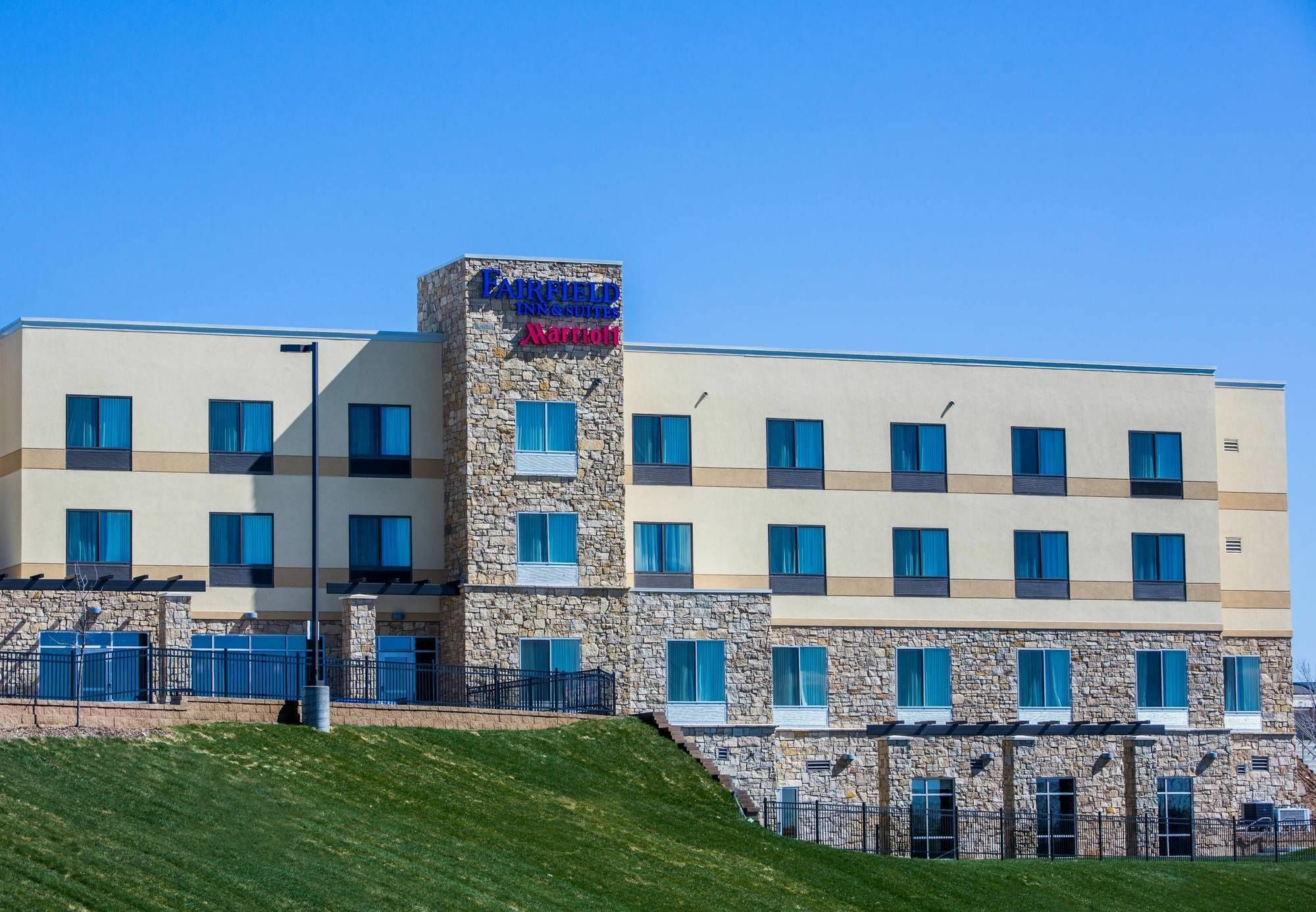 Fairfield Inn & Suites By Marriott Lincoln Southeast Exteriér fotografie