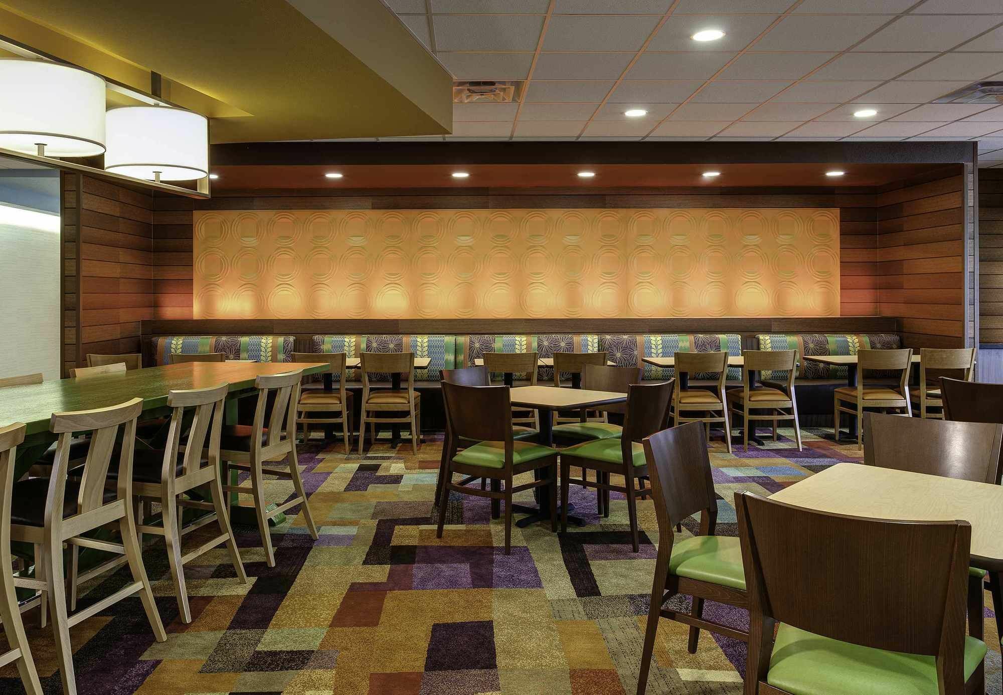 Fairfield Inn & Suites By Marriott Lincoln Southeast Exteriér fotografie